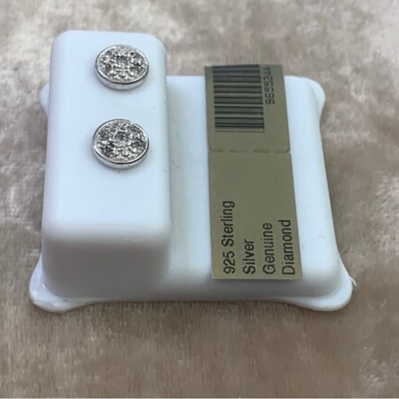 New! .925 Sterling Silver Genuine Diamond Stud Earrings - Picture 4 of 7